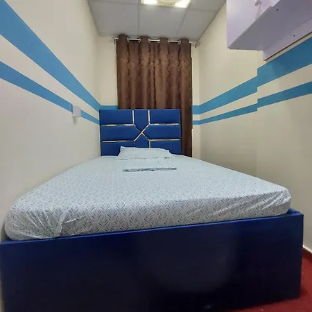 Benitah Capsule Hostel, Family Rooms And Partitions Dubai Exterior photo