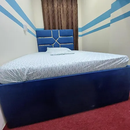 Benitah Capsule Hostel, Family Rooms And Partitions Dubai Exterior photo