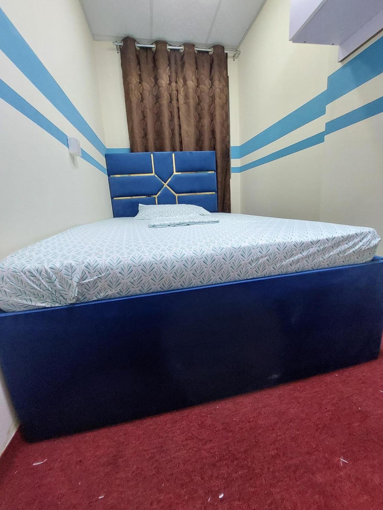 Benitah Capsule Hostel, Family And Partitions Dubai