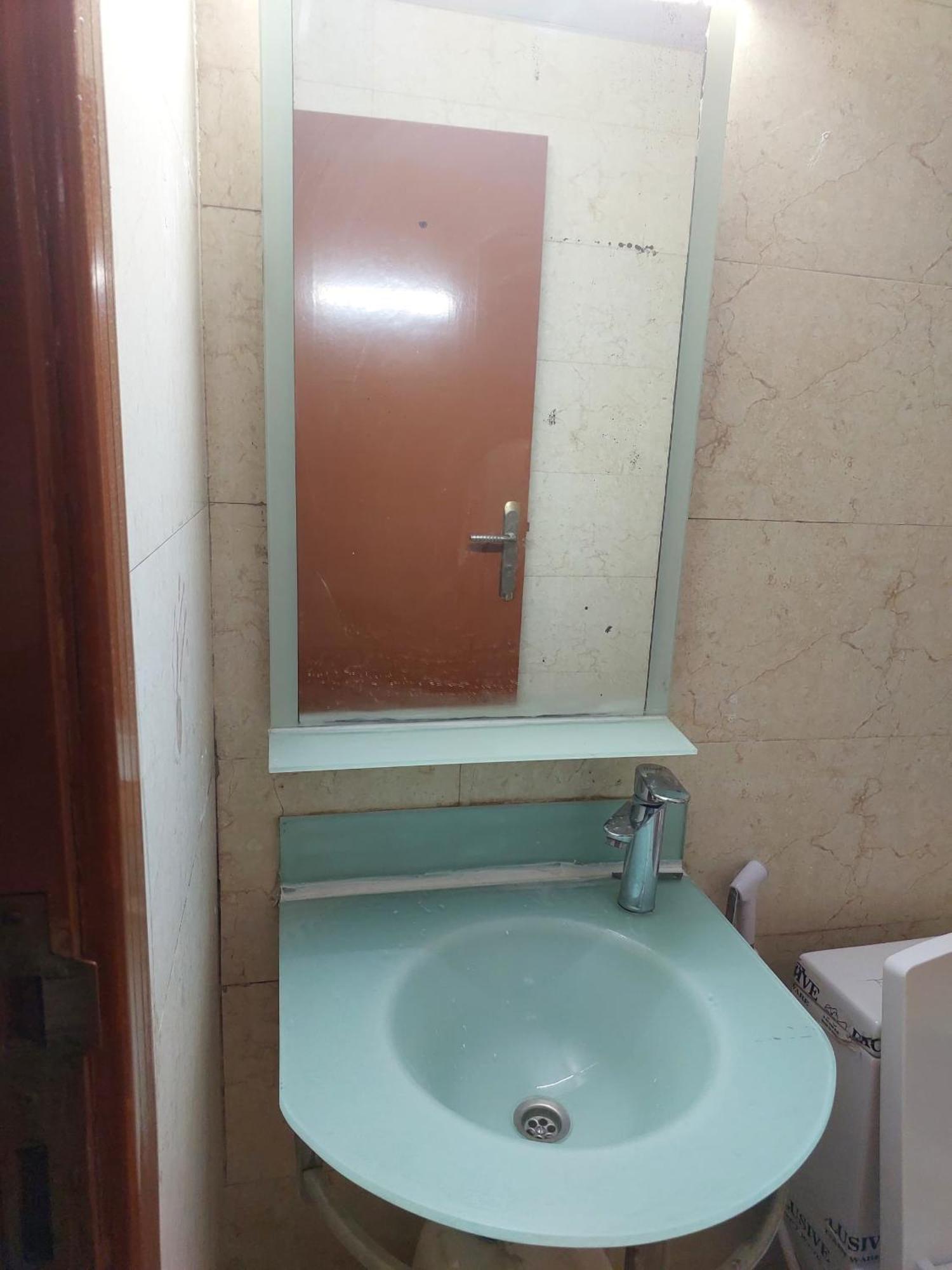 Apartment Benitah Capsule Hostel, Family And Partitions Dubai