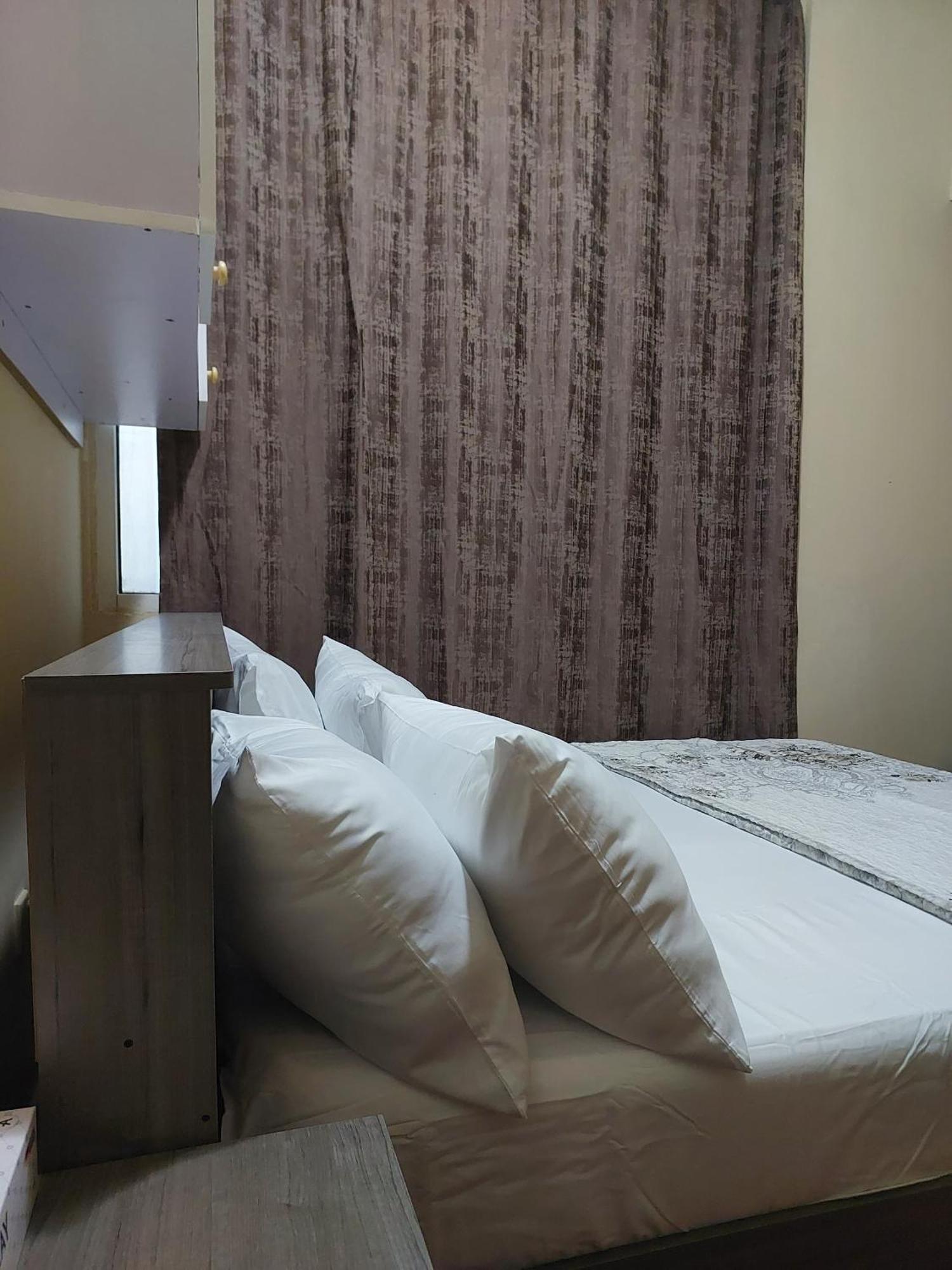 Benitah Capsule Hostel, Family And Partitions * Dubai