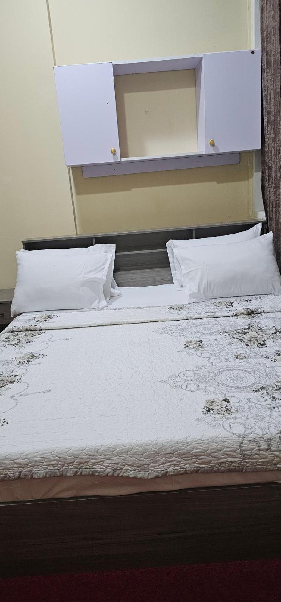 Apartment Benitah Capsule Hostel, Family And Partitions