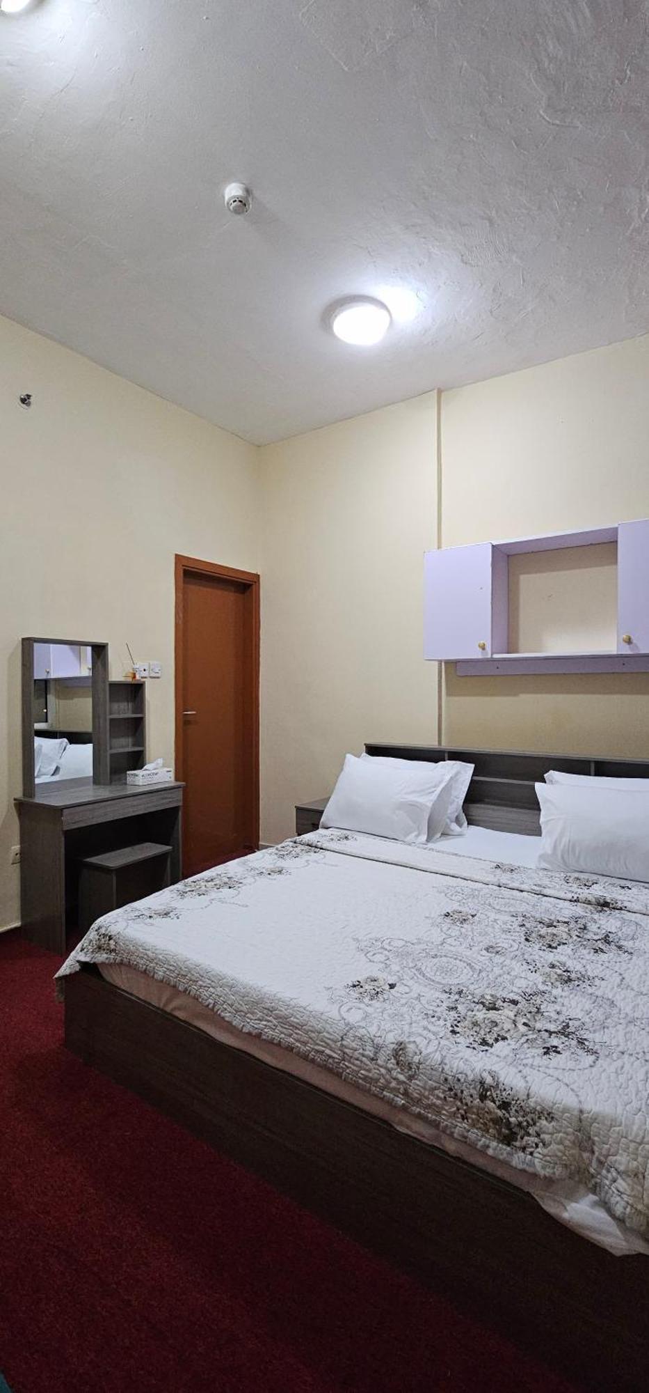 Apartment Benitah Capsule Hostel, Family And Partitions Dubai