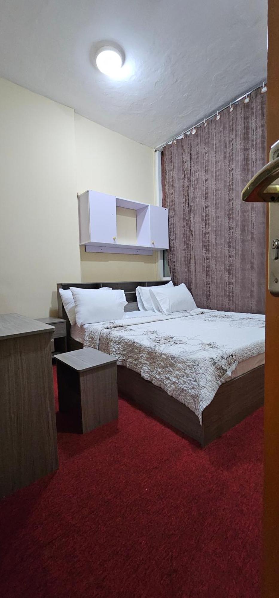 Benitah Capsule Hostel, Family And Partitions Dubai