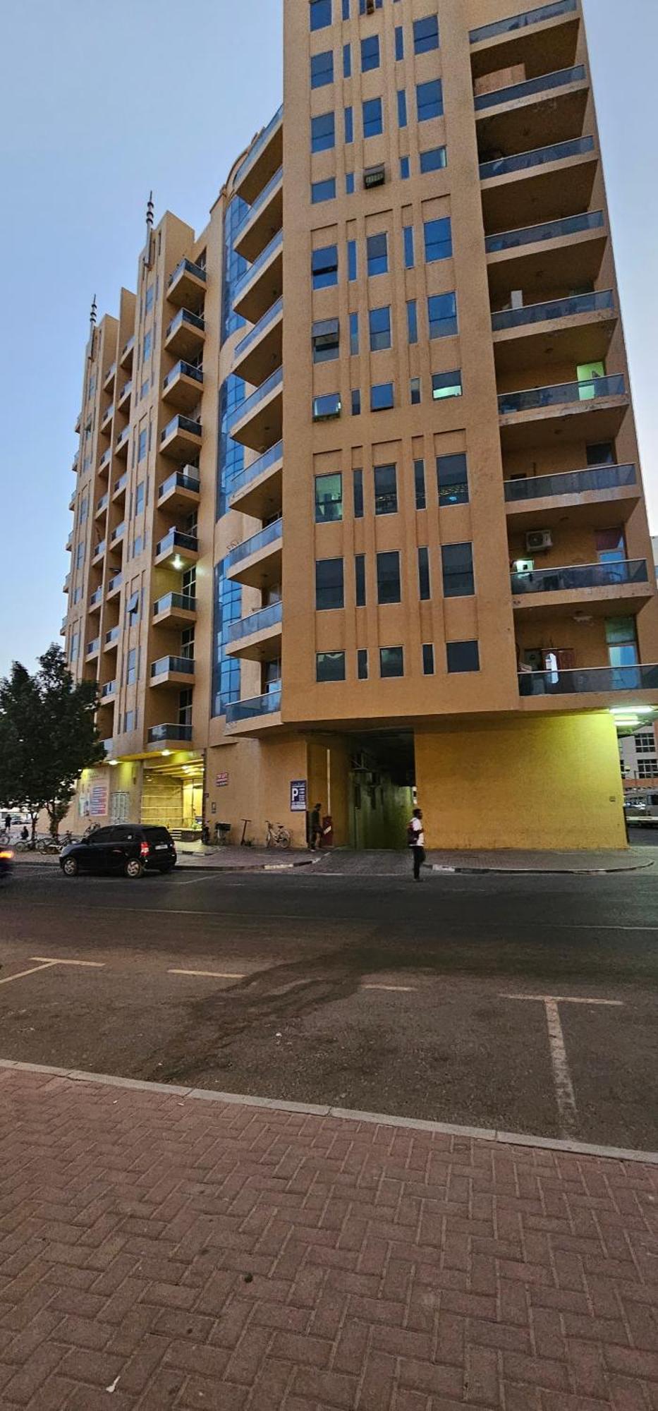Apartment Benitah Capsule Hostel, Family And Partitions Dubai